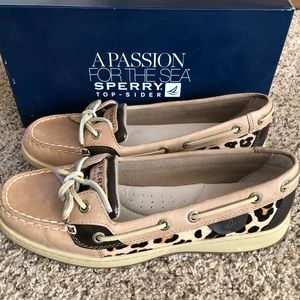 Never worn Sperry’s